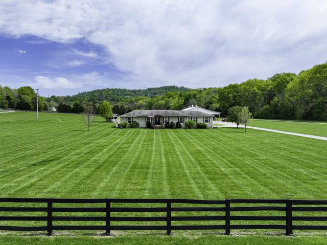6865 Flat Creek Rd, College Grove, TN 37046