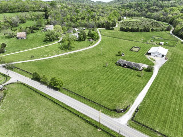 6865 Flat Creek Rd, College Grove, TN 37046