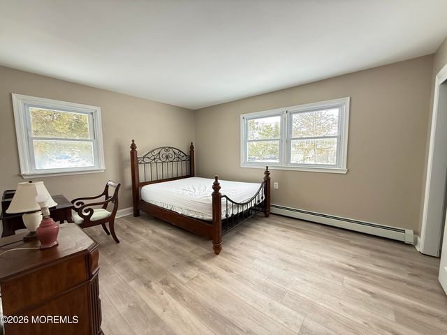 63 Shorewood Drive, Bayville, NJ 08721