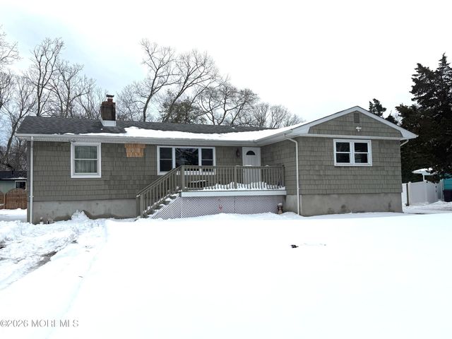 63 Shorewood Drive, Bayville, NJ 08721