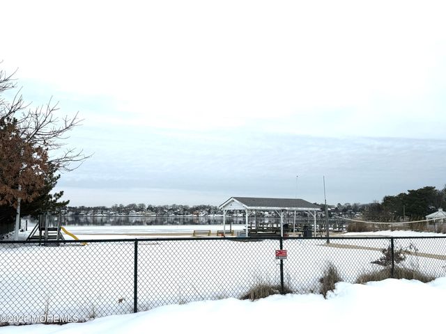 63 Shorewood Drive, Bayville, NJ 08721