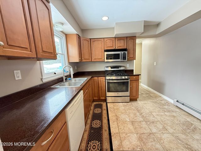 63 Shorewood Drive, Bayville, NJ 08721