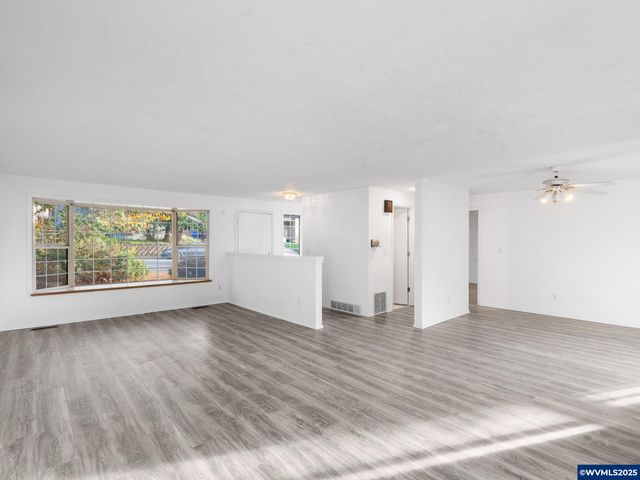 4981 Jones Rd SE, Salem, OR 97302