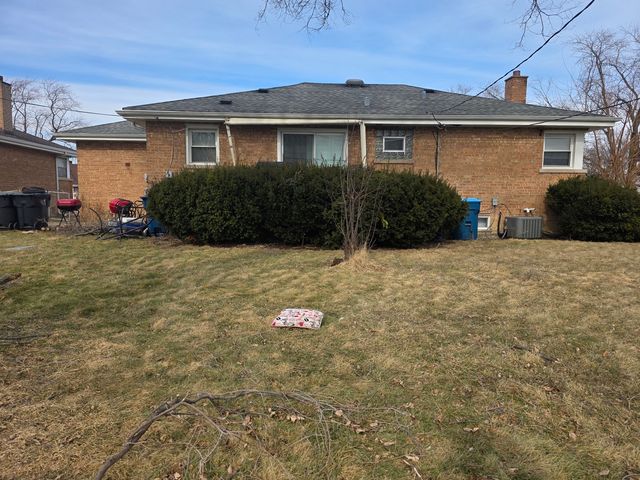 853 E 166th Street, South Holland, IL 60473