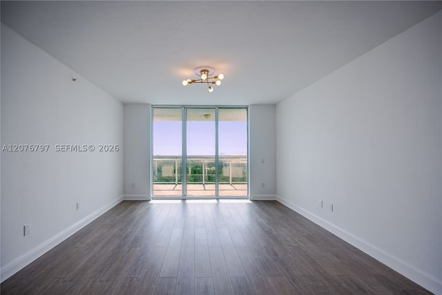 15051 Royal Oaks Ln 2403, North Miami, FL 33181