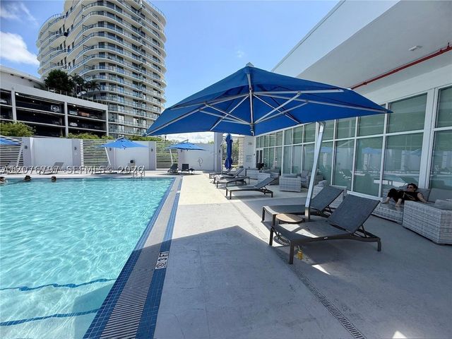 15051 Royal Oaks Ln 2403, North Miami, FL 33181