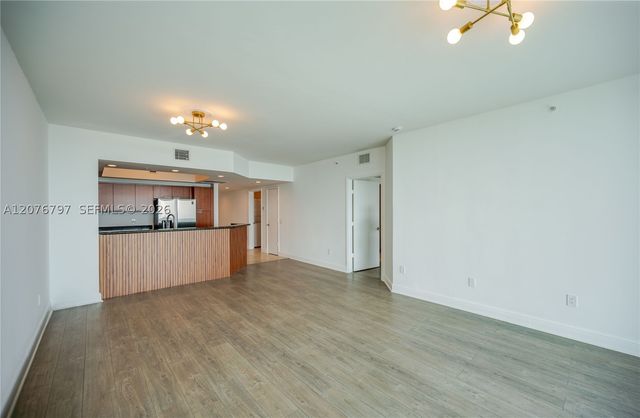 15051 Royal Oaks Ln 2403, North Miami, FL 33181