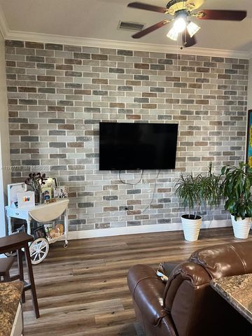 4911 SW 142nd Pl, Miami, FL 33175