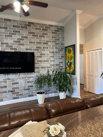 4911 SW 142nd Pl, Miami, FL 33175