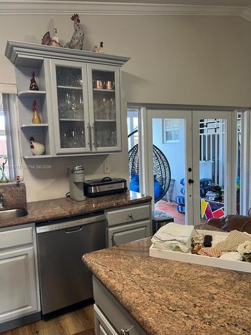 4911 SW 142nd Pl, Miami, FL 33175