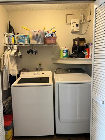 4911 SW 142nd Pl, Miami, FL 33175