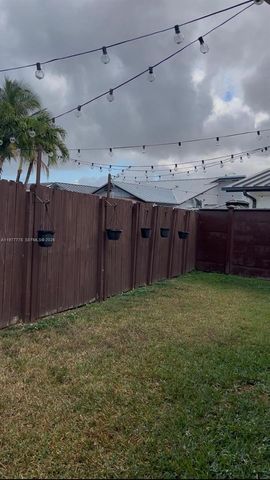 4911 SW 142nd Pl, Miami, FL 33175