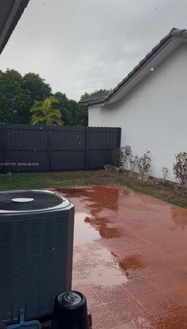 4911 SW 142nd Pl, Miami, FL 33175