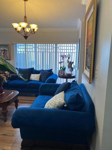 4911 SW 142nd Pl, Miami, FL 33175