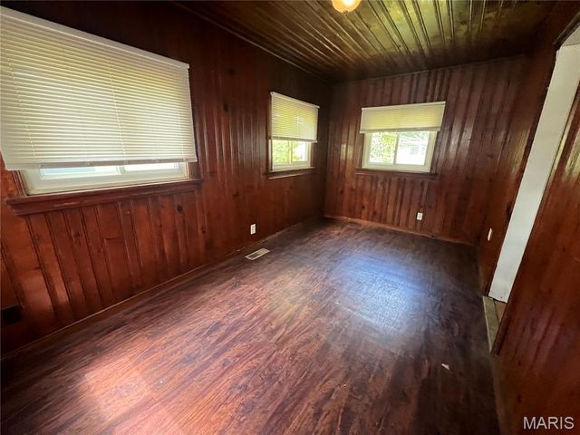 26 Lamar Drive, Jennings, MO 63136