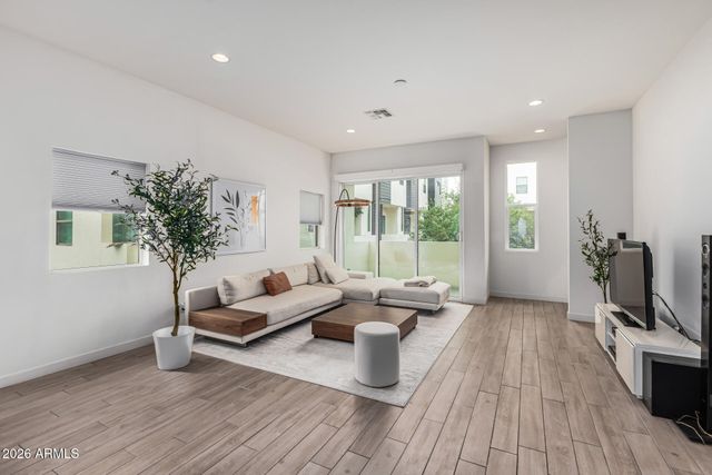 325 E CORONADO Road 13, Phoenix, AZ 85004