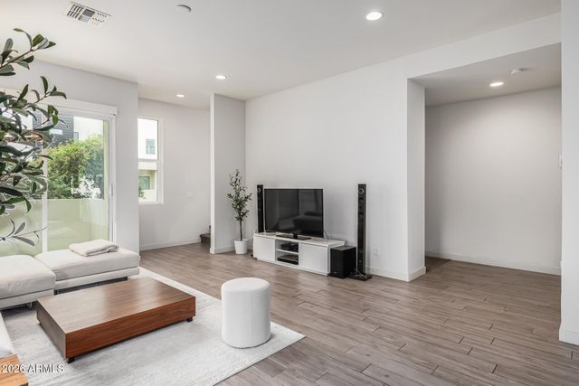 325 E CORONADO Road 13, Phoenix, AZ 85004