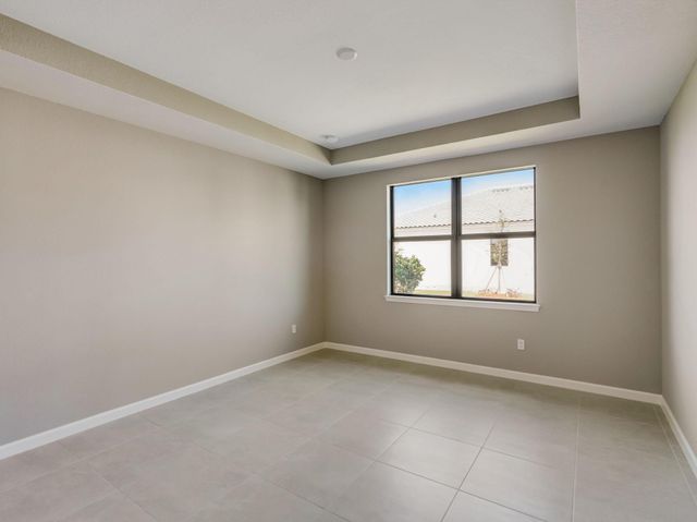 837 SE Courances Drive, Port St Lucie, FL 34984