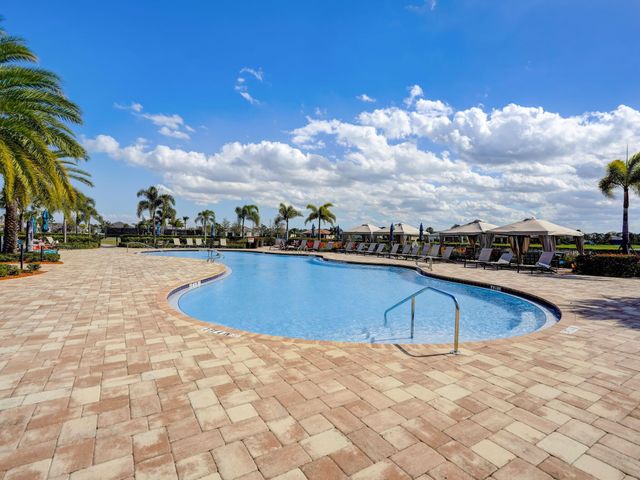 837 SE Courances Drive, Port St Lucie, FL 34984