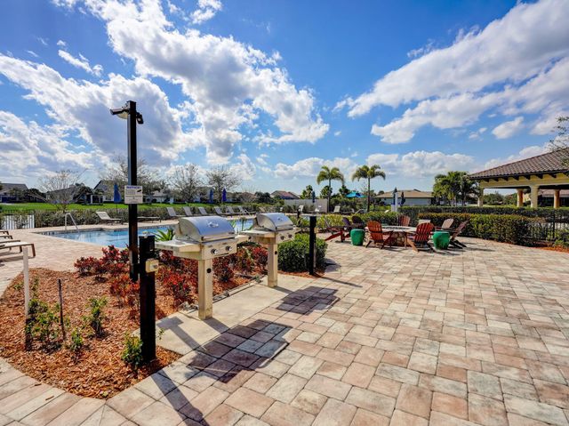 837 SE Courances Drive, Port St Lucie, FL 34984