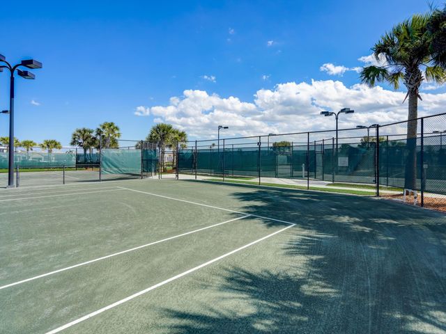 837 SE Courances Drive, Port St Lucie, FL 34984