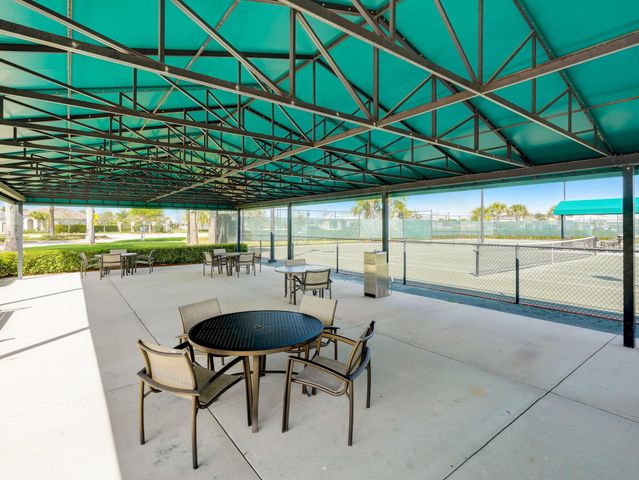 837 SE Courances Drive, Port St Lucie, FL 34984