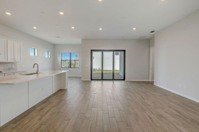 837 SE Courances Drive, Port St Lucie, FL 34984