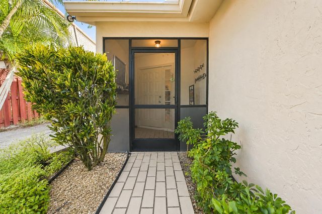 701 NW 25TH Avenue, Delray Beach, FL 33445