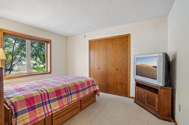 8408 Sheridan Avenue N, Brooklyn Park, MN 55444