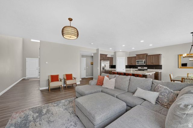 846 W WELLINGTON AVE, North Salt Lake, UT 84054