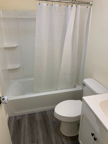 70 Madison 16, Amesbury, MA 01913