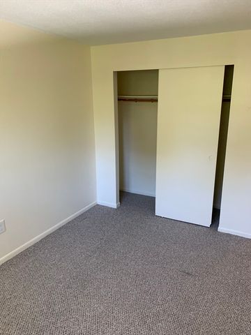 70 Madison 16, Amesbury, MA 01913