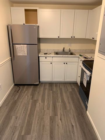 70 Madison 16, Amesbury, MA 01913