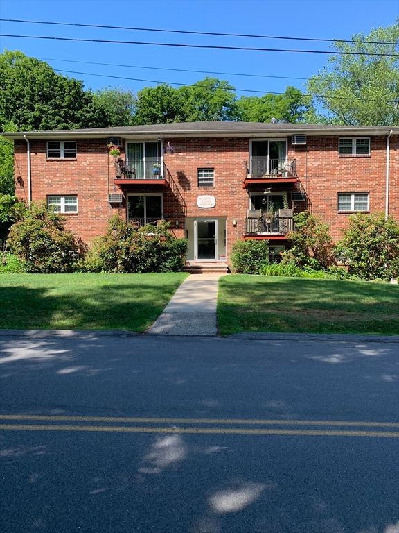 70 Madison 16, Amesbury, MA 01913