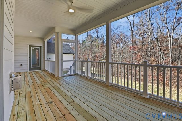 9385 Stingray Point Ct, New Kent, VA 23124