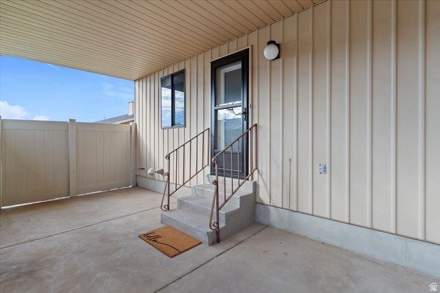 1046 E 5675 S, South Ogden, UT 84405