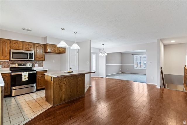 1046 E 5675 S, South Ogden, UT 84405