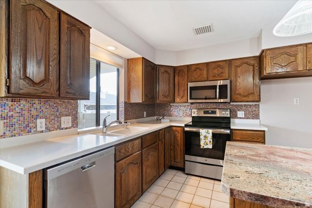 1046 E 5675 S, South Ogden, UT 84405