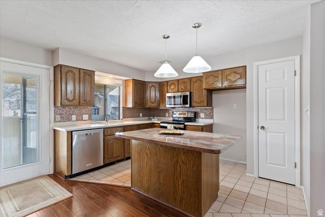 1046 E 5675 S, South Ogden, UT 84405