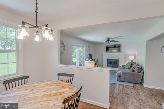 327 LENAPE LN, Chalfont, PA 18914