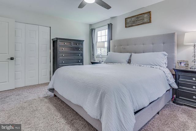 327 LENAPE LN, Chalfont, PA 18914