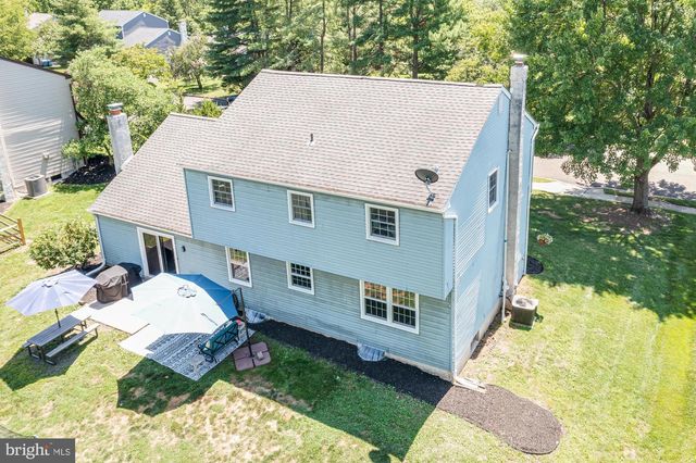 327 LENAPE LN, Chalfont, PA 18914