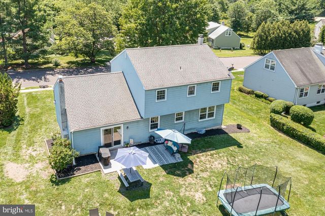 327 LENAPE LN, Chalfont, PA 18914