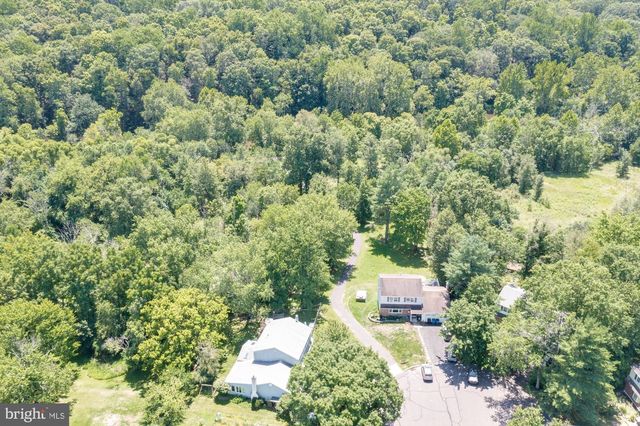 327 LENAPE LN, Chalfont, PA 18914