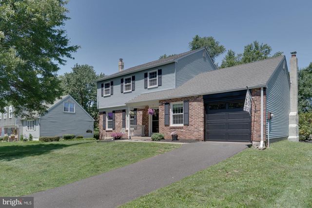 327 LENAPE LN, Chalfont, PA 18914