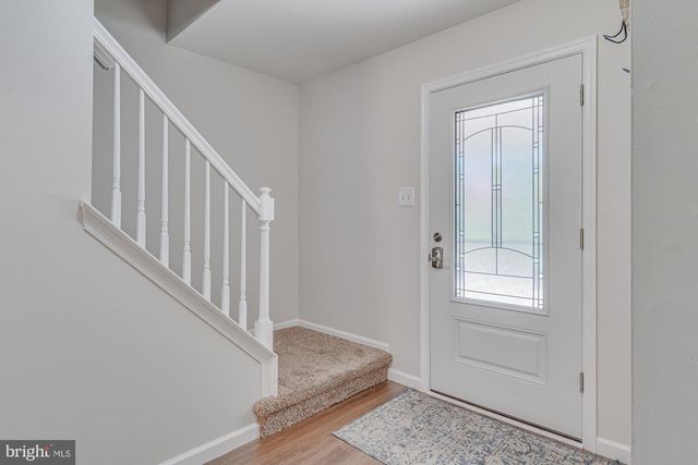 327 LENAPE LN, Chalfont, PA 18914