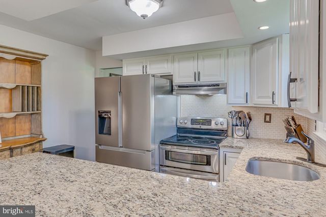 327 LENAPE LN, Chalfont, PA 18914
