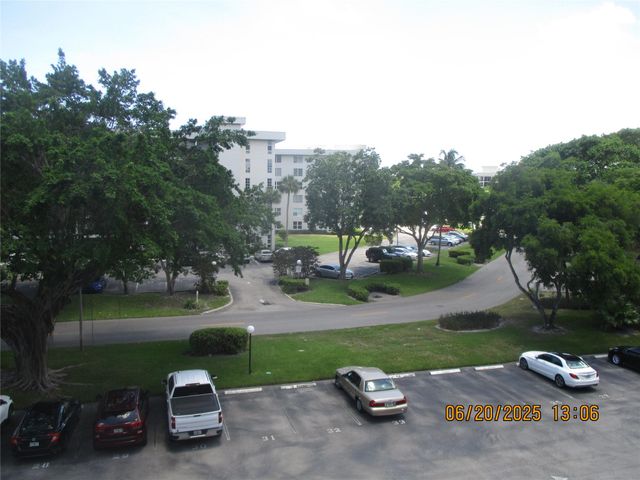 2651 S Course Dr 404, Pompano Beach, FL 33069