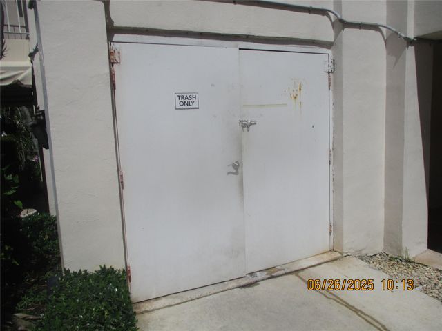 2651 S Course Dr 404, Pompano Beach, FL 33069