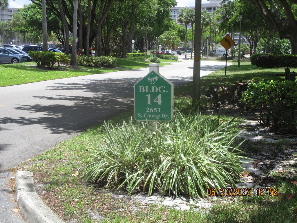 2651 S Course Dr 404, Pompano Beach, FL 33069